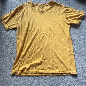 justee womens mustard yellow short sleeve shirt size Large V Neck Tshirt